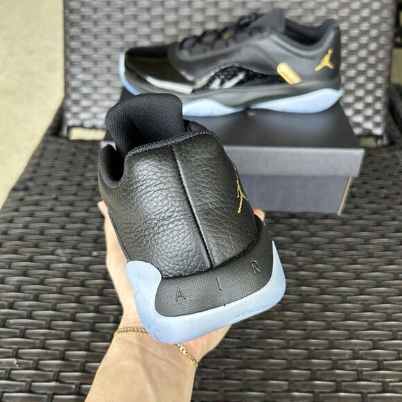 AIR JORDAN 11 CMFT LOW DMP Size 13 - Picture 3 of 6